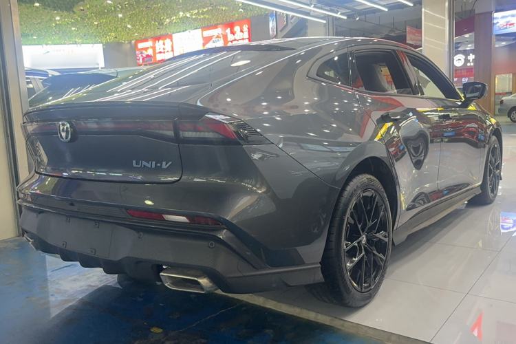 Used Changan UNI-V 2024 1.5T Prestige Edition