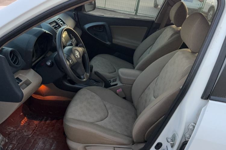 Used Toyota RAV4 2012 Luxurious Edition 2.0L Automatic All-Wheel Drive