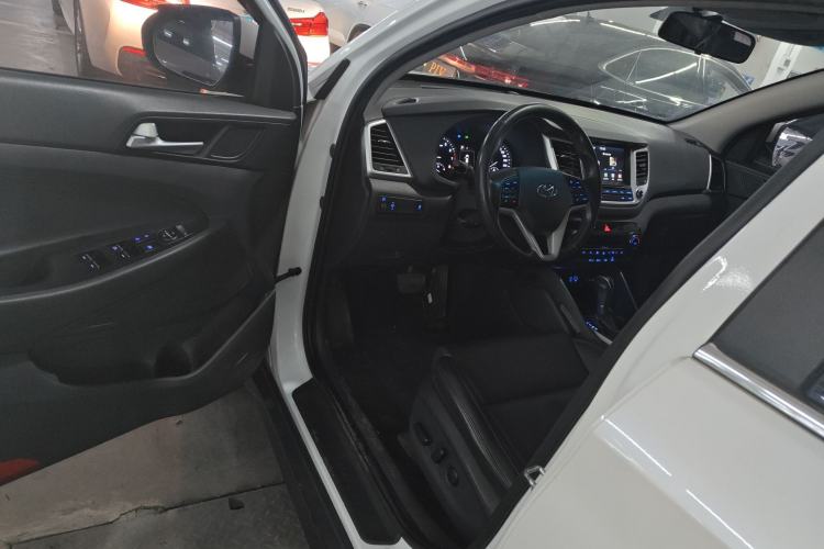 Used Hyundai Tucson 2018 1.6T Dual-Clutch Two-Wheel Drive 15th Anniversary Special Edition