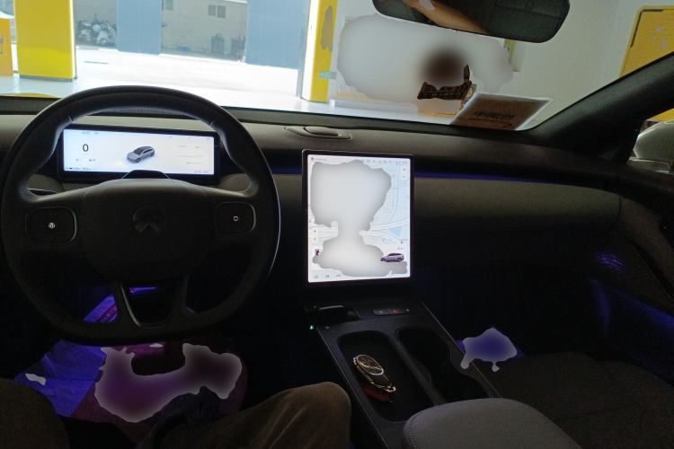 Used Nio ET5T 2023 75 kWh Touring Center Console