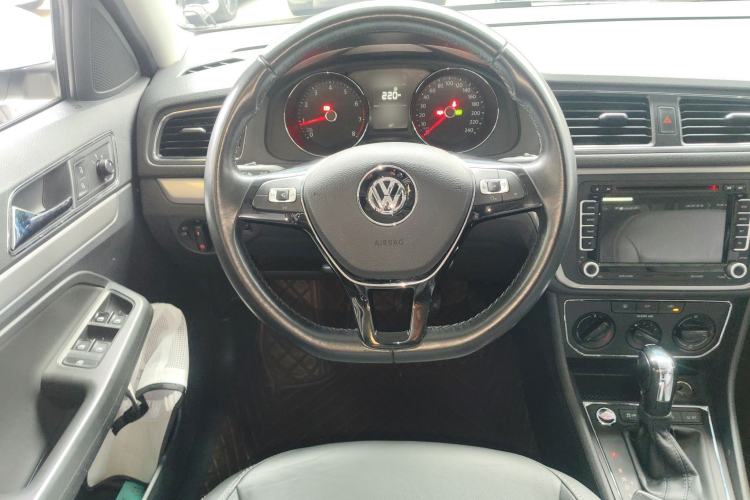 Used Volkswagen Lavida 2017 1.6L Automatic Comfort Edition
