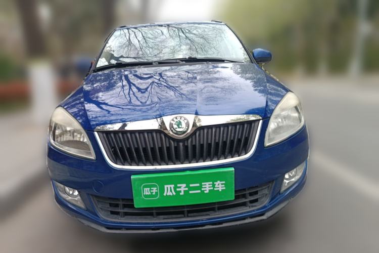 Used Skoda Fabia 2012 1.4L Manual Crystal Edition
