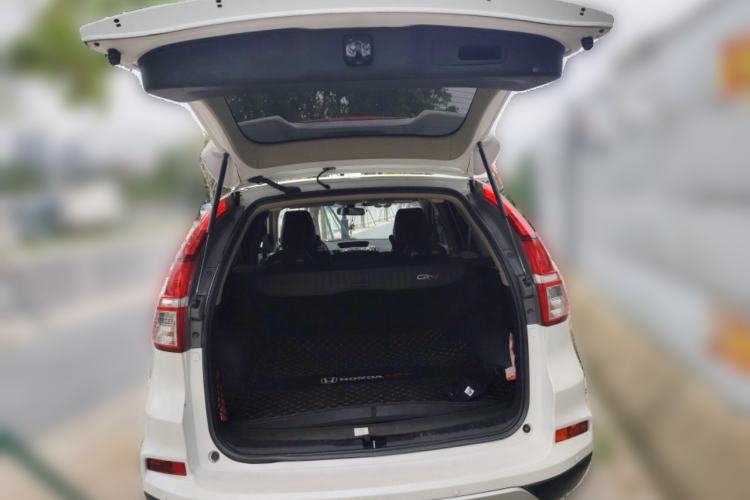 Used Honda CR-V 2015 2.0L two-wheel drive Fashion Edition Trunk