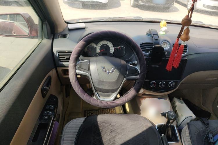 Used Wuling Hongguang 2014 1.5L S Comfort Model Steering Wheel