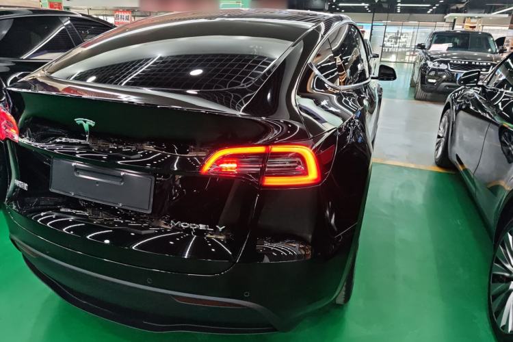 Used Tesla Model Y 2023 Rear-Wheel-Drive Version