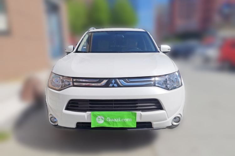 Used Mitsubishi Outlander 2013 2.0L 4x4 Urban Navigation Edition 5 Seats Front