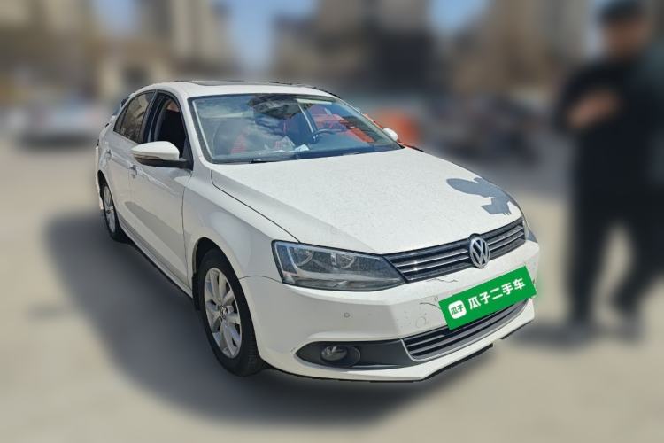 Used Volkswagen Sagitar 2013 1.4 TSI BlueMotion Edition Front Right 45 Deg