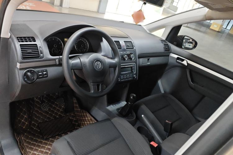 Used Volkswagen Touran 2015 1.4T Manual Fashion Edition 5-Seater
