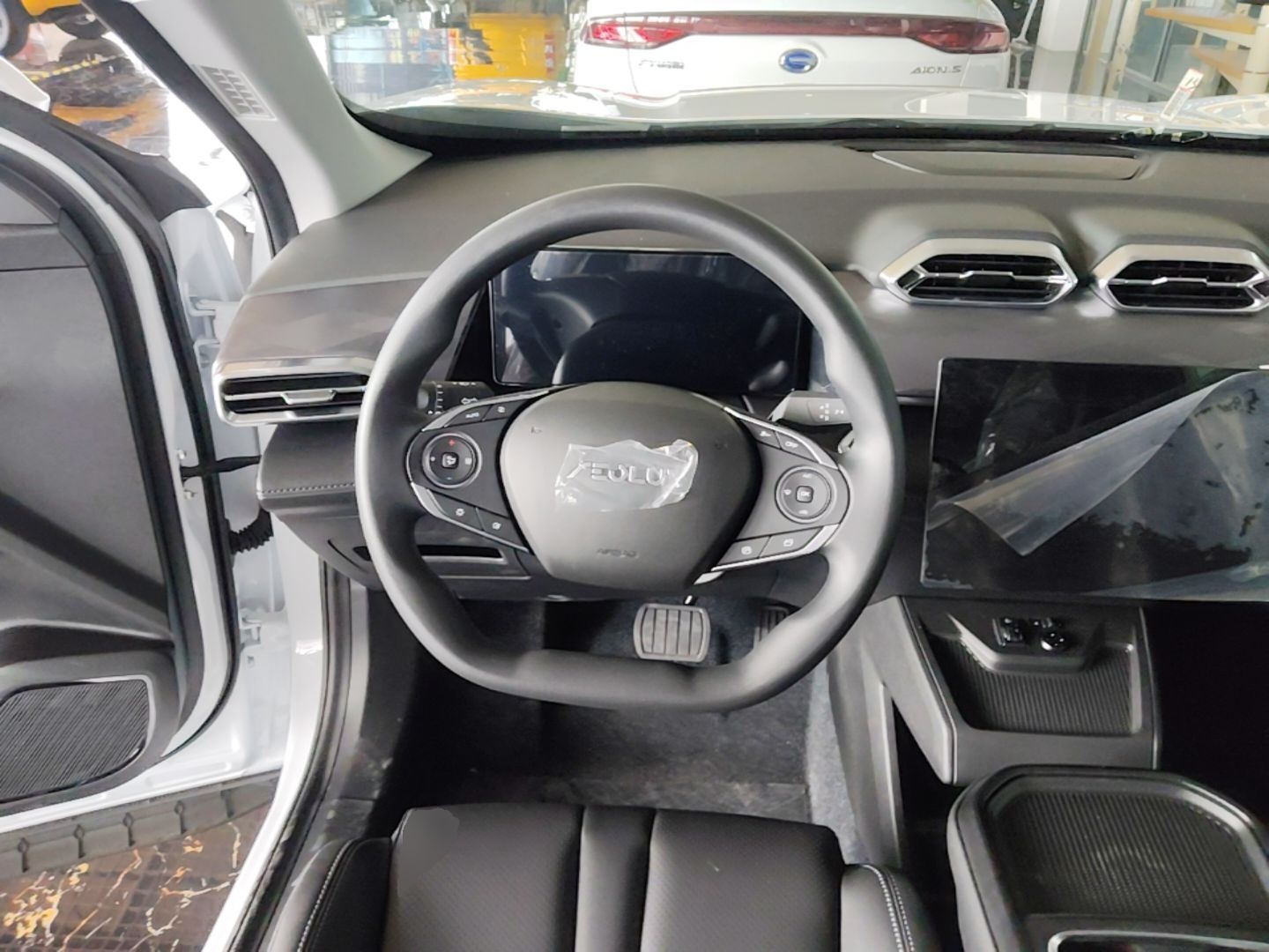 Dongfeng Aeolus SKY EV01 2025 530 km AIR Elite Edition — снимка 13