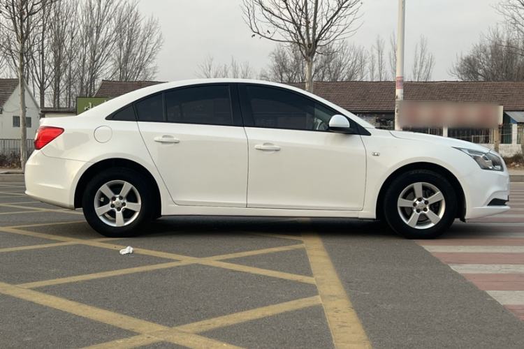 Used Chevrolet Cruze 2015 1.5L Classic SL MT