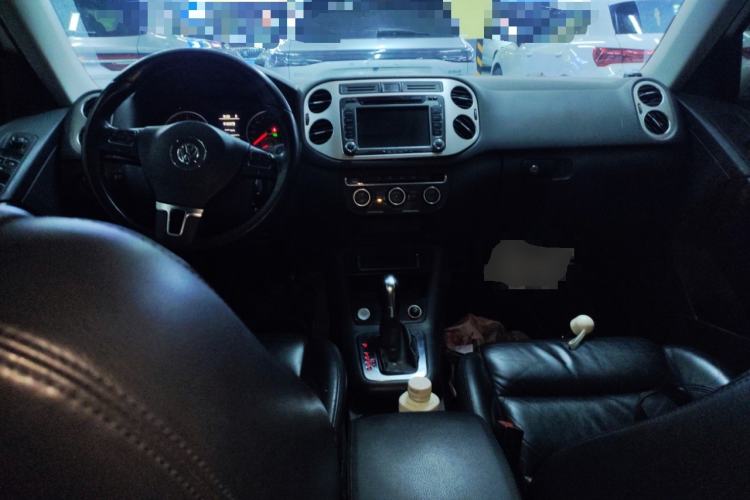 Used Volkswagen Tiguan 2013 1.8 TSI Automatic Two-Wheel Drive Comfort Edition Center Console