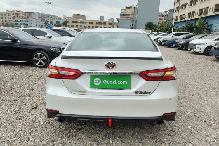 Used Toyota Camry 2019 Revised Version 2.0G Luxury Edition Rear