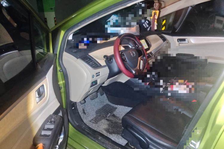 Used Honda Jade 2013 1.8L automatic Comfort version 5 seats Driver Seat