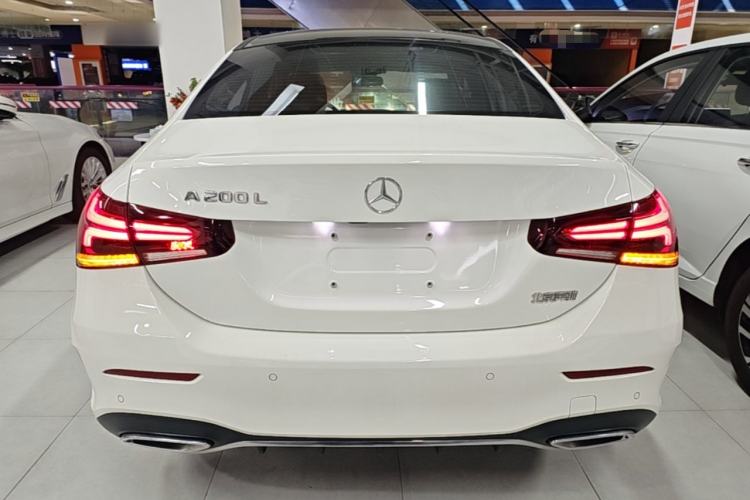 Used Mercedes-Benz A-Class 2022 Revised Version A 200 L Sport Sedan Fashionable Style

