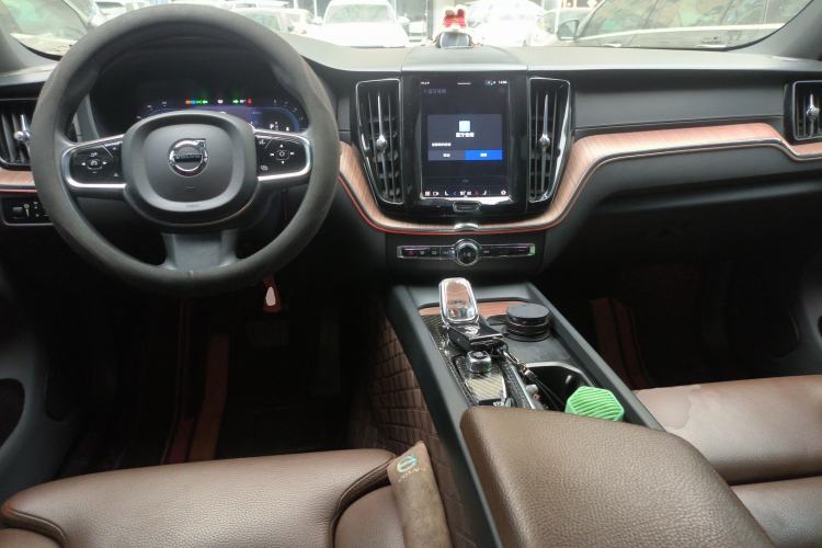 Used Volvo XC60 2022 B5 4x4 Smart Luxury Edition
