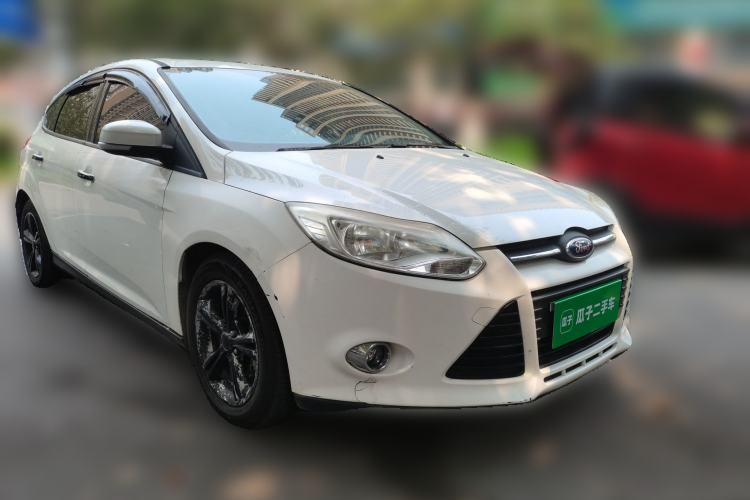 Used Ford Focus 2012 Hatchback 1.6L Automatic Fashion Edition Front Right 45 Deg