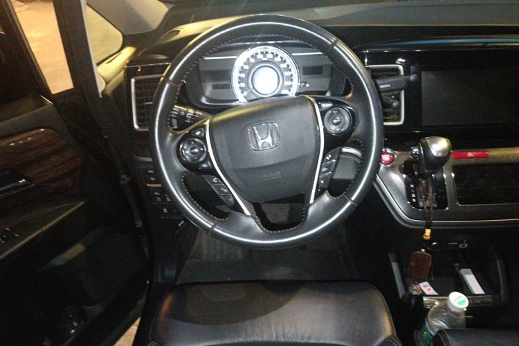 Used Honda Elysion 2016 2.4L Luxury Edition
