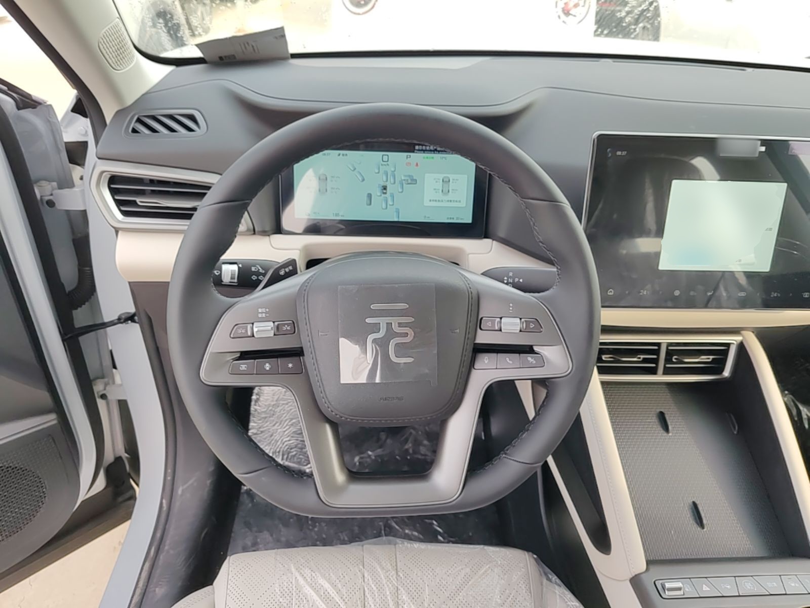 BYD Yuan UP 2025 Intelligent Driving Version 401 KM Dynamic Edition — снимка 13