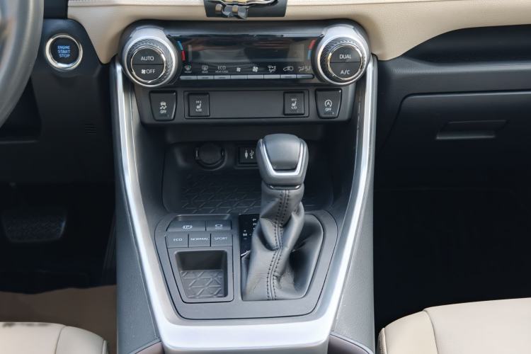 Used Toyota RAV4 2021 2.0L CVT Two-Wheel Drive Fashion PLUS Edition