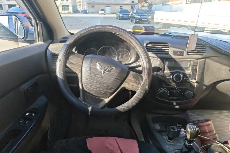 Used Wuling Hongguang 2014 1.2L Standard Model China IV