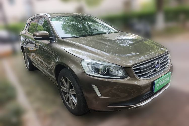 Used Volvo XC60 2017 T5 AWD Smart Range Edition Front Right 45 Deg