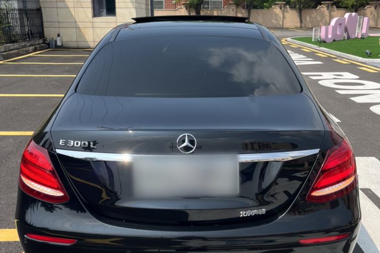 Used Mercedes-Benz E-Class 2019 E 300 L Sporty and Stylish Model