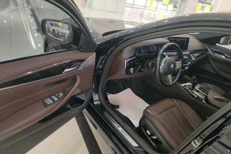 Used BMW 5 Series 2022 Second Facelift 525Li M Sport Package