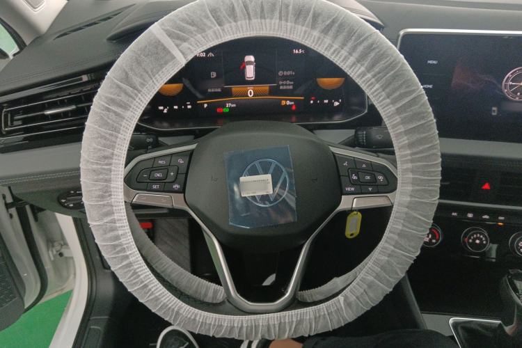 Used Volkswagen Sagitar 2025 Facelift 200TSI DSG Flyover Edition Steering Wheel