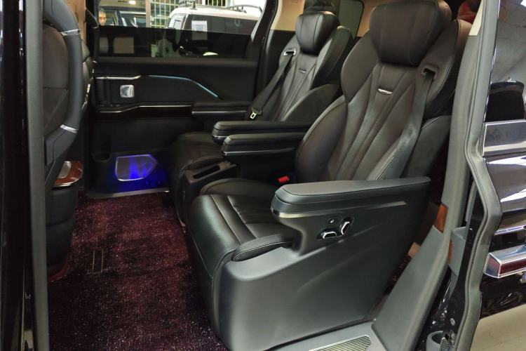 Used Hongqi HQ9 2023 2.0T Smart Connect Flagship Edition