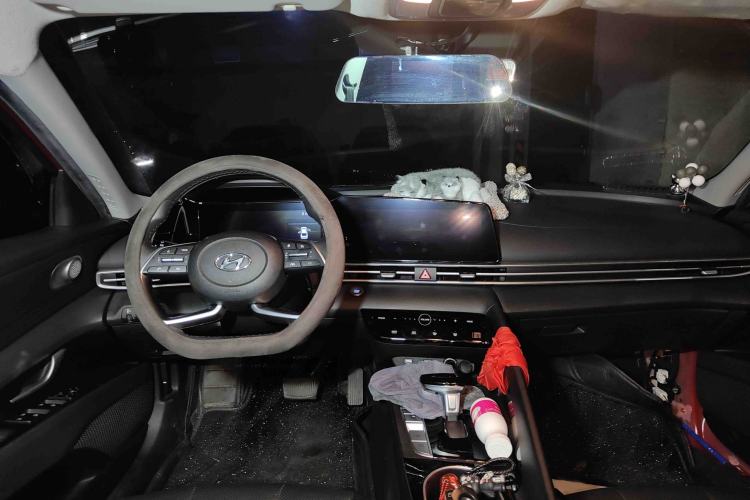 Used Hyundai Elantra 2021 1.5L CVT LUX Prestige Edition
