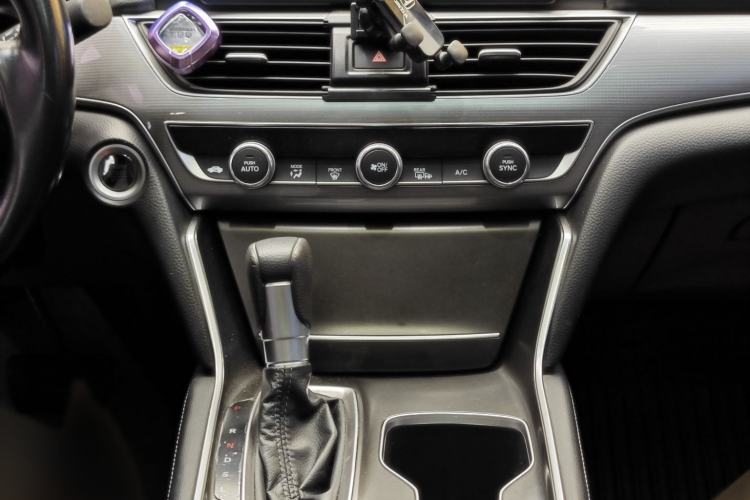 Used Honda Accord 2018 260TURBO Luxury Edition China VI Interior 9