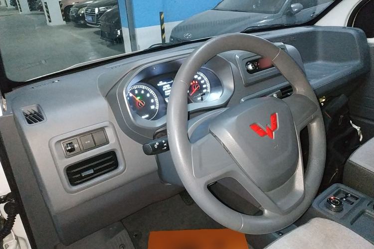 Used Wuling Yangguang 2024 300km Range Practical Window-Sealed Version 60kW
