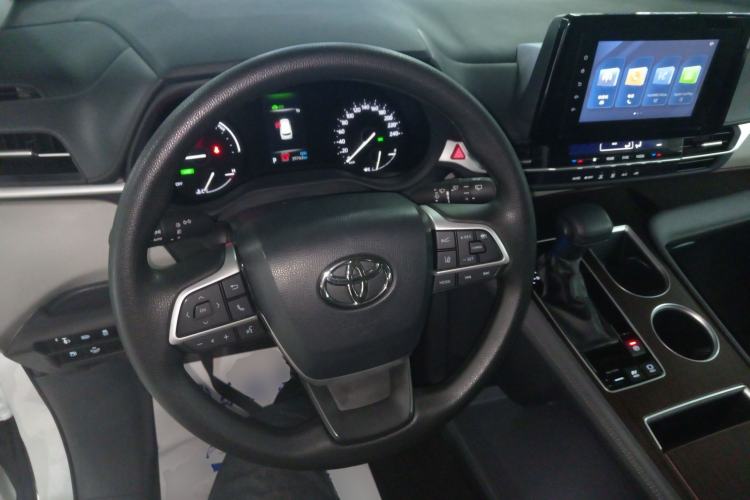 Used Toyota Sienna 2023 2.5L Hybrid Comfort Edition