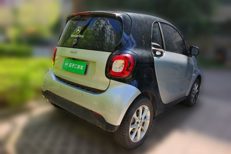 Used smart fortwo 2018 1.0L 52kW Hardtop Dynamic Version China V Rear Right 45 Deg