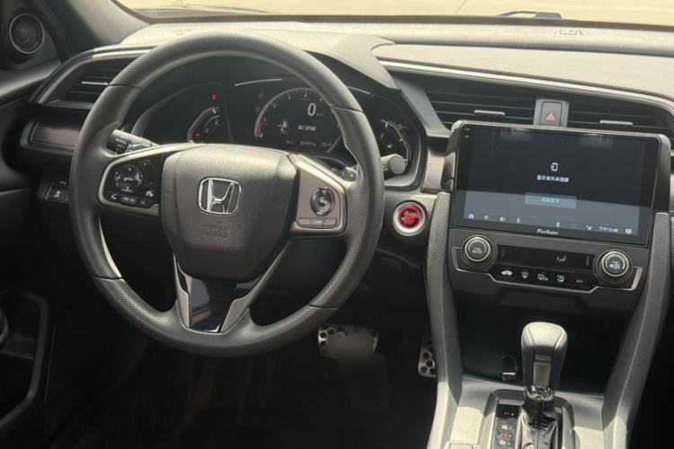 Used Honda Civic 2021 HATCHBACK 220TURBO CVT Trendy Cool Edition
