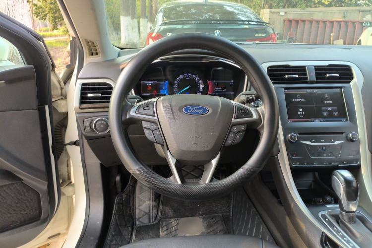 Used Ford Mondeo 2013 2.0L GTDi 200 Luxury Model
