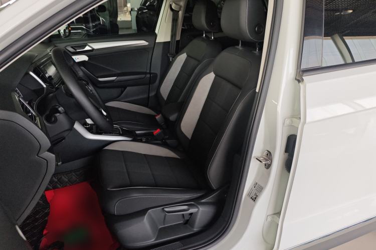 Used Volkswagen T-ROC 2019 280TSI DSG Two-Wheel Drive Advanced Version China VI Standard Left Front Seat