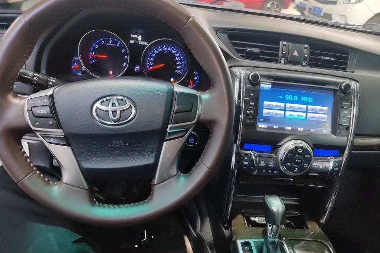 Used Toyota Reiz 2013 2.5V Elite Edition Center Console