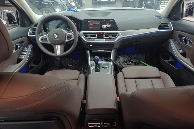 Used BMW 3 Series 2021 325i M Sport Night Edition package Center Console