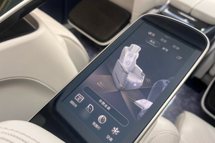 Used Buick Century 2023 2.0T Six-Seater Yinshi Edition
