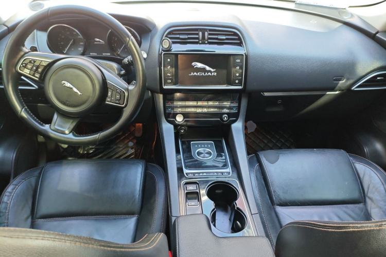 Used Jaguar F-PACE 2016 2.0T Two-Wheel Drive Urban Luxury Edition
