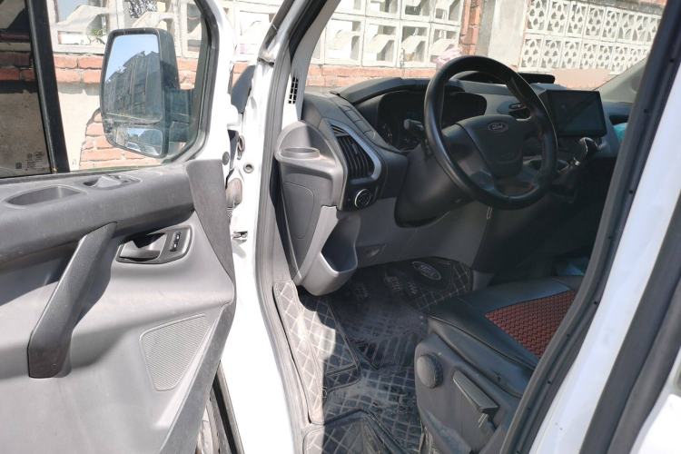 Used Ford Transit 2019 2.0T Diesel Multi-Purpose Commercial Vehicle Short Wheelbase Mid-Roof Design 6-Seater China VI Standard
