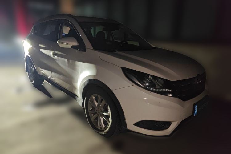 Used Dongfeng Fengon 580 2016 1.5T Manual Luxury Edition Front Right 45 Deg