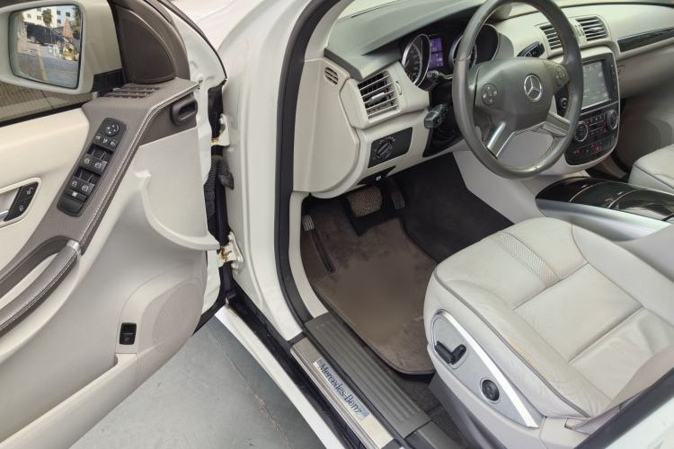 Used Mercedes-Benz R-Class 2017 R 320 4MATIC Business Edition Prestige Model