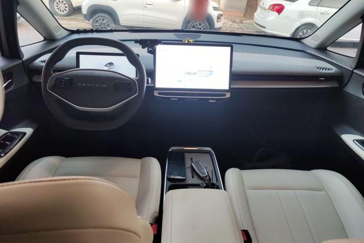 Used Venucia VX6 2023 520 Pro
