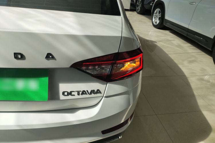 Used Skoda Octavia 2020 1.5L Automatic SmartDrive Luxury Edition Exterior 3