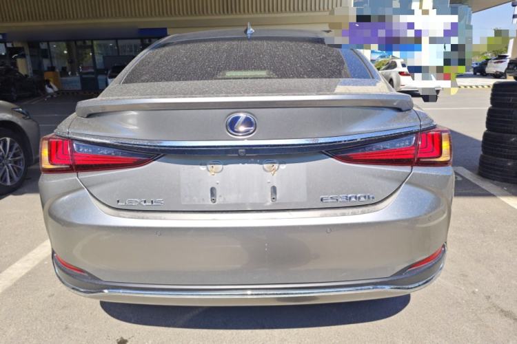 Used Lexus ES 2020 300h Premium Edition