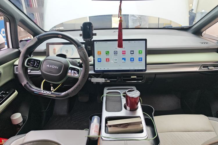 Used AION Y 2022 Plus 70 Tech Edition Center Console
