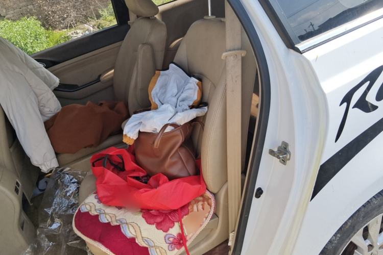 Used Baojun 730 2014 1.5L manual Comfort version 7 seats