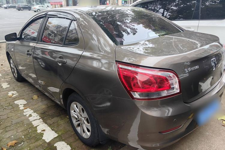 Used Baojun 630 2013 1.5L automatic Elite version